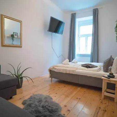 Cosy And Spacious In The Heart Of * インスブルック