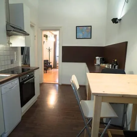 Lejlighed Cosy And Spacious In The Heart Of