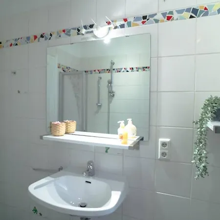 Cosy And Spacious In The Heart Of 인스브루크