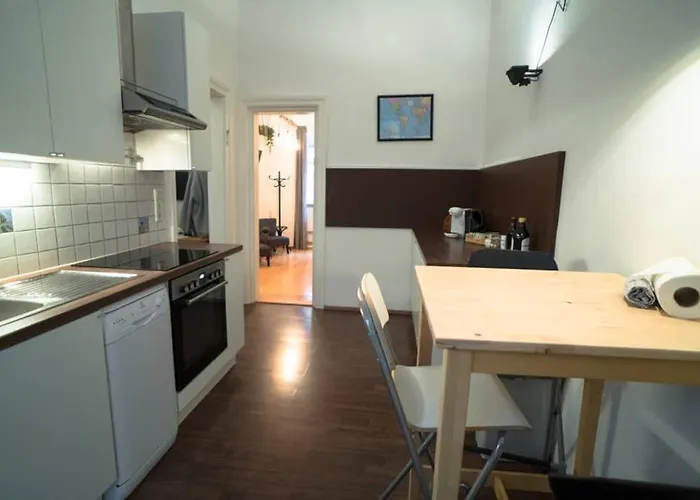 Lejlighed Cosy And Spacious In The Heart Of